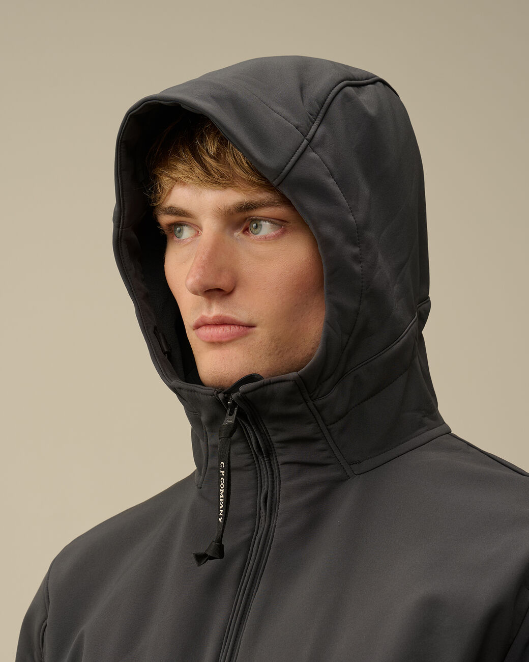 C.P. Shell hooded Jacket black sand